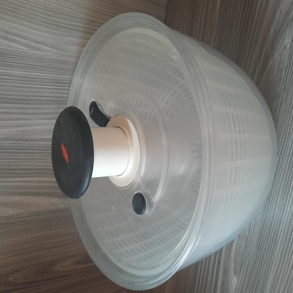 Clear Salad Spinner with Black Handle